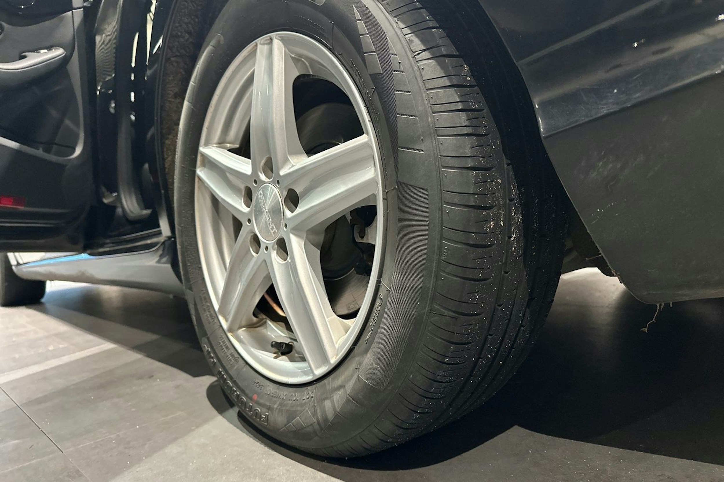 musta Mercedes-Benz C 2017 kuva 10.