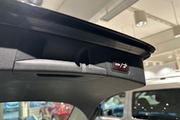 musta Mercedes-Benz C 2017 kuva 12.