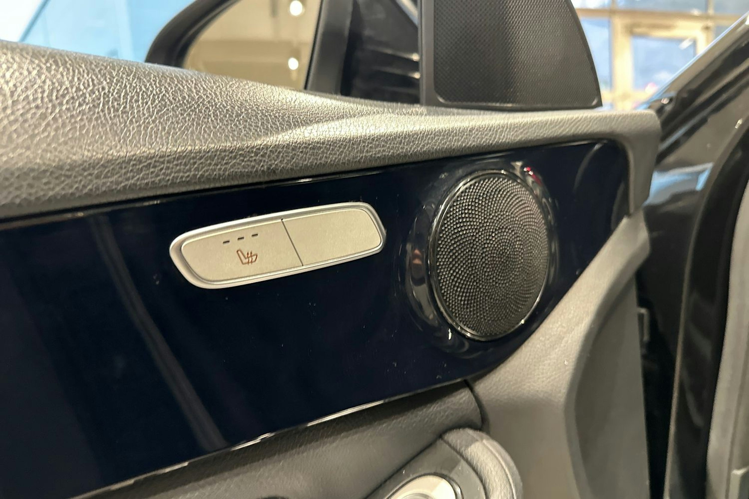 musta Mercedes-Benz C 2017 kuva 15.