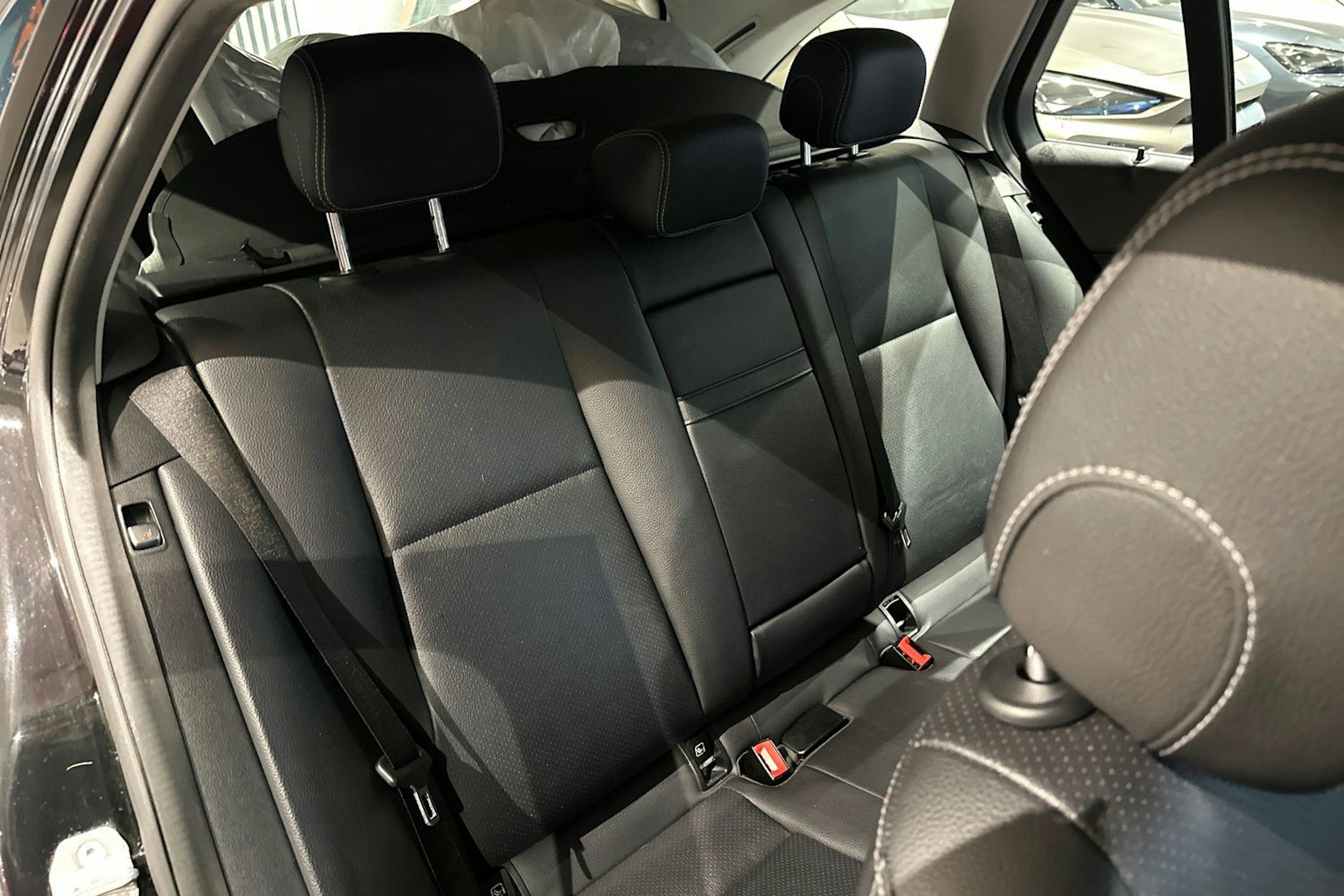 musta Mercedes-Benz C 2017 kuva 17.