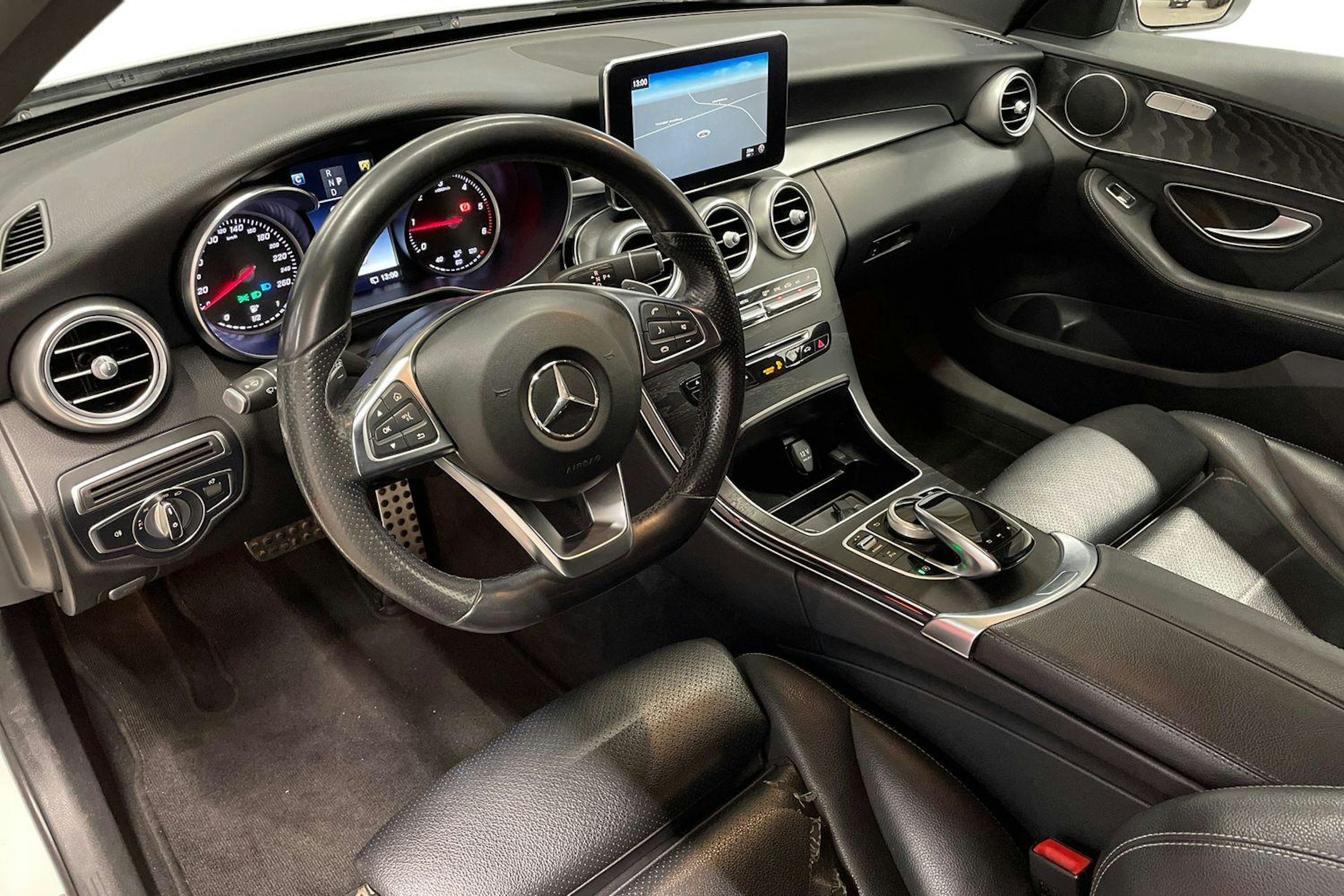 valkoinen Mercedes-Benz C 2017 kuva 7.