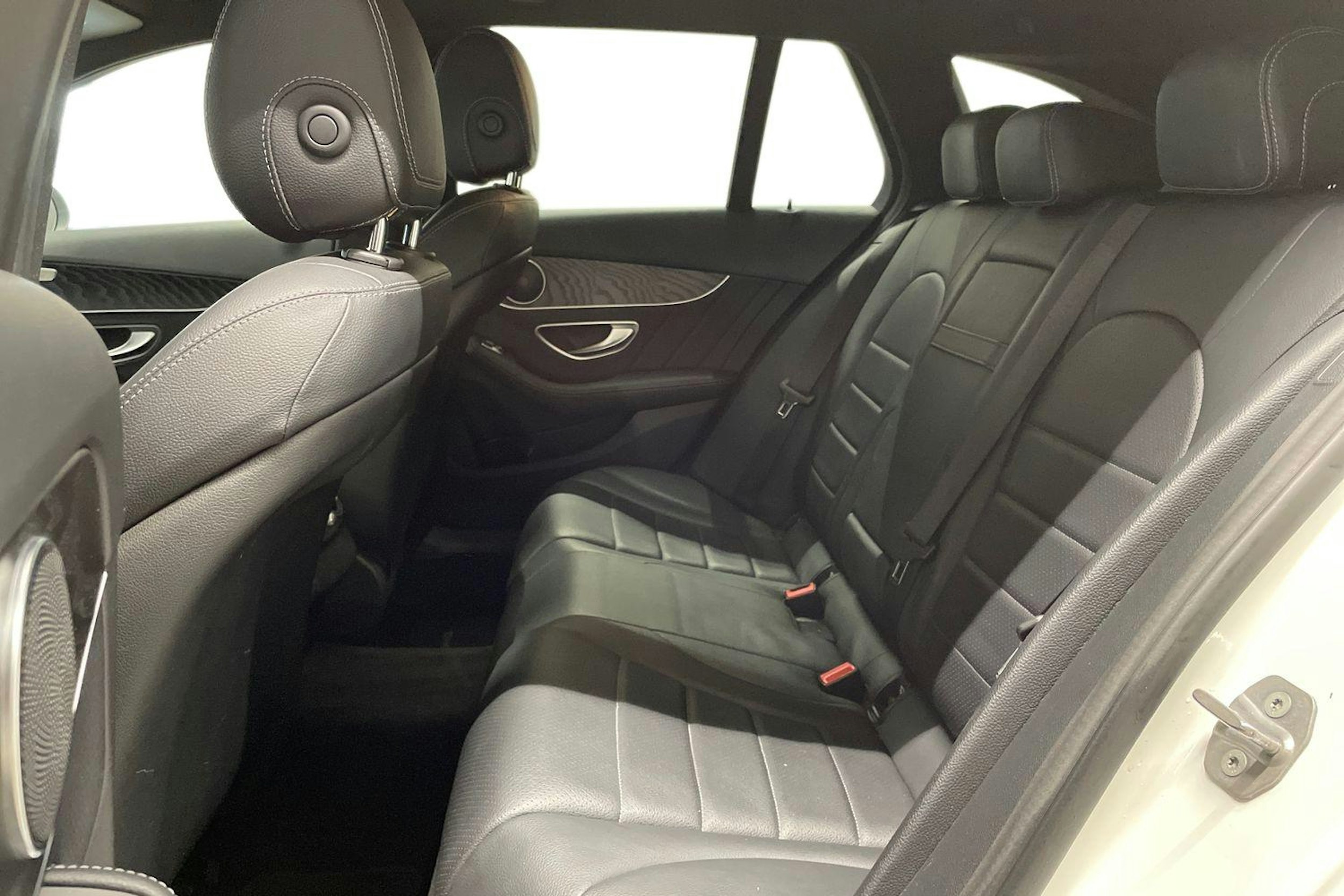 valkoinen Mercedes-Benz C 2017 kuva 10.