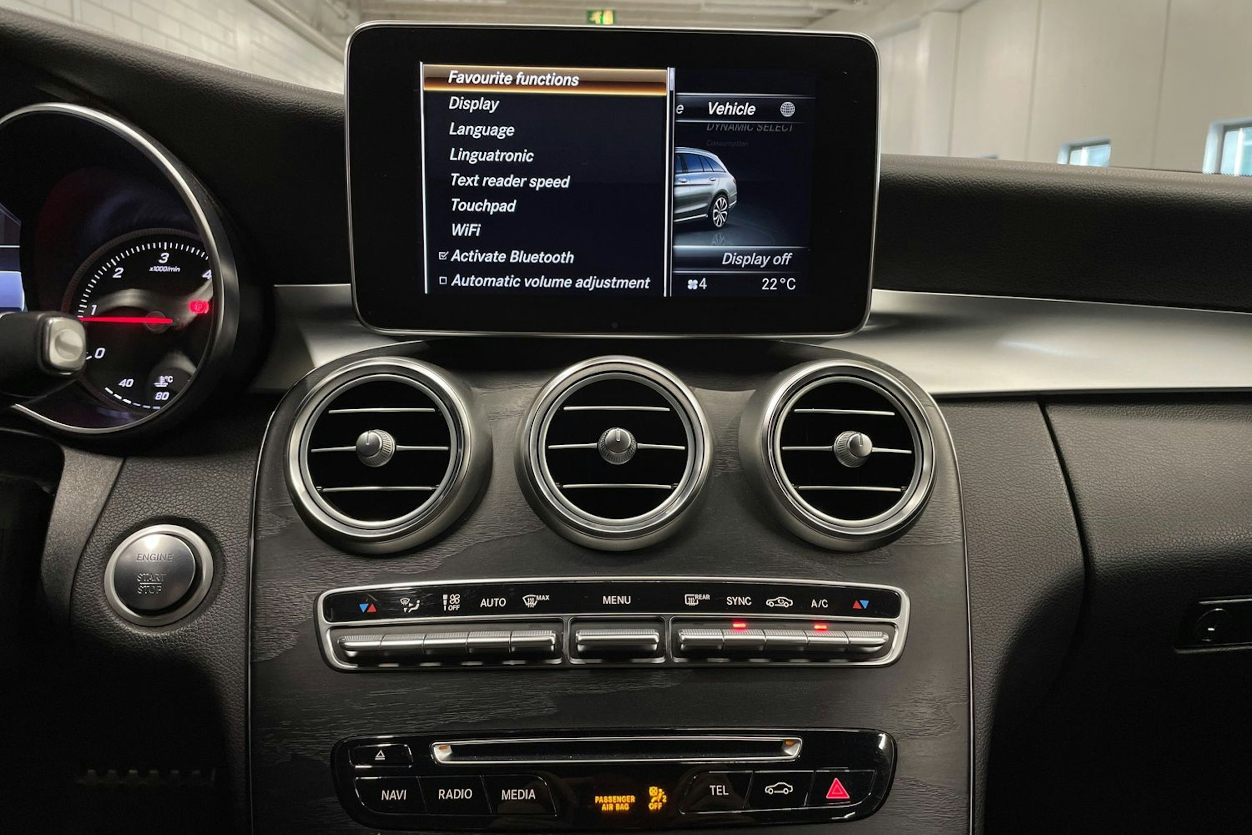 valkoinen Mercedes-Benz C 2017 kuva 18.