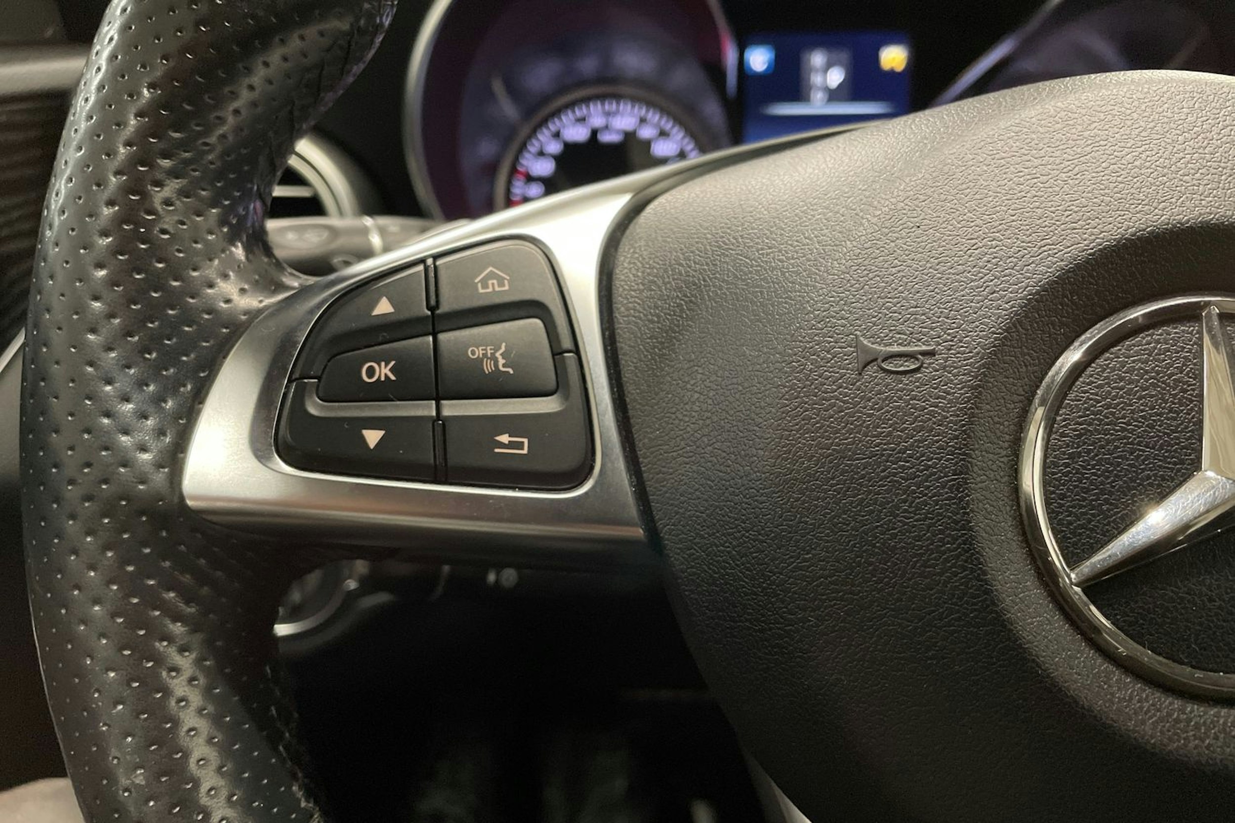 valkoinen Mercedes-Benz C 2017 kuva 22.