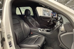 valkoinen Mercedes-Benz C 2017 kuva 27.
