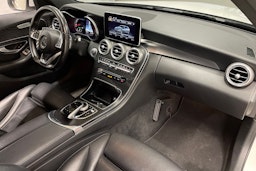 valkoinen Mercedes-Benz C 2017 kuva 28.