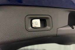 sininen Mercedes-Benz C 2017 kuva 17.