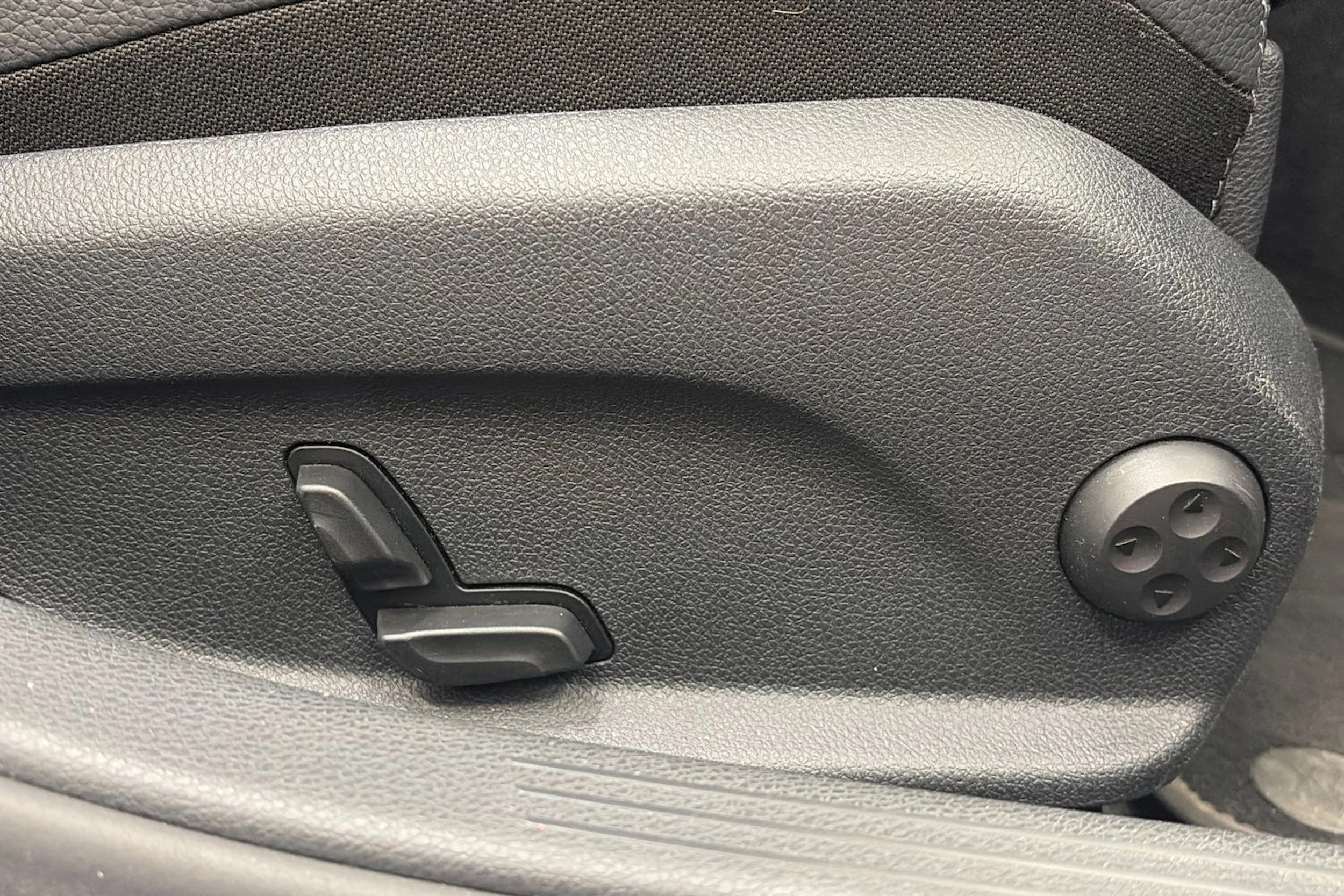 sininen Mercedes-Benz C 2017 kuva 20.