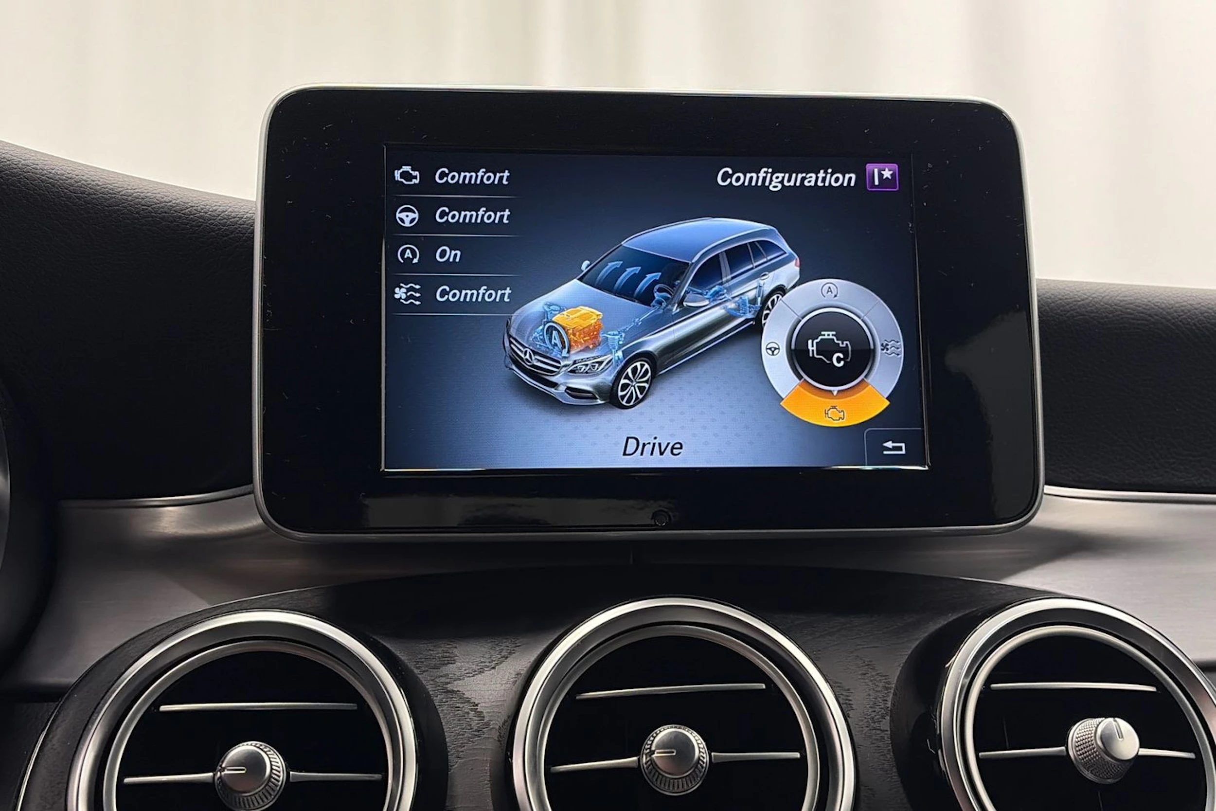 sininen Mercedes-Benz C 2017 kuva 29.