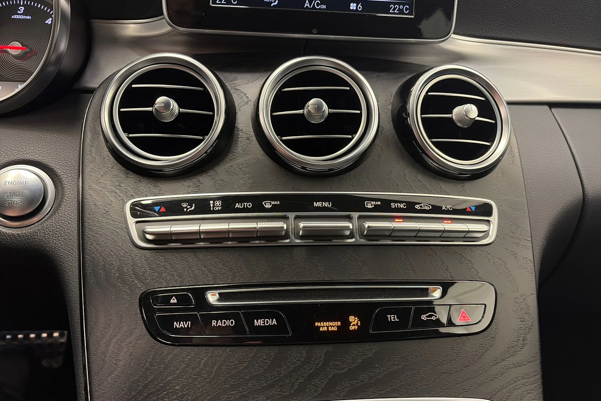 sininen Mercedes-Benz C 2017 kuva 32.