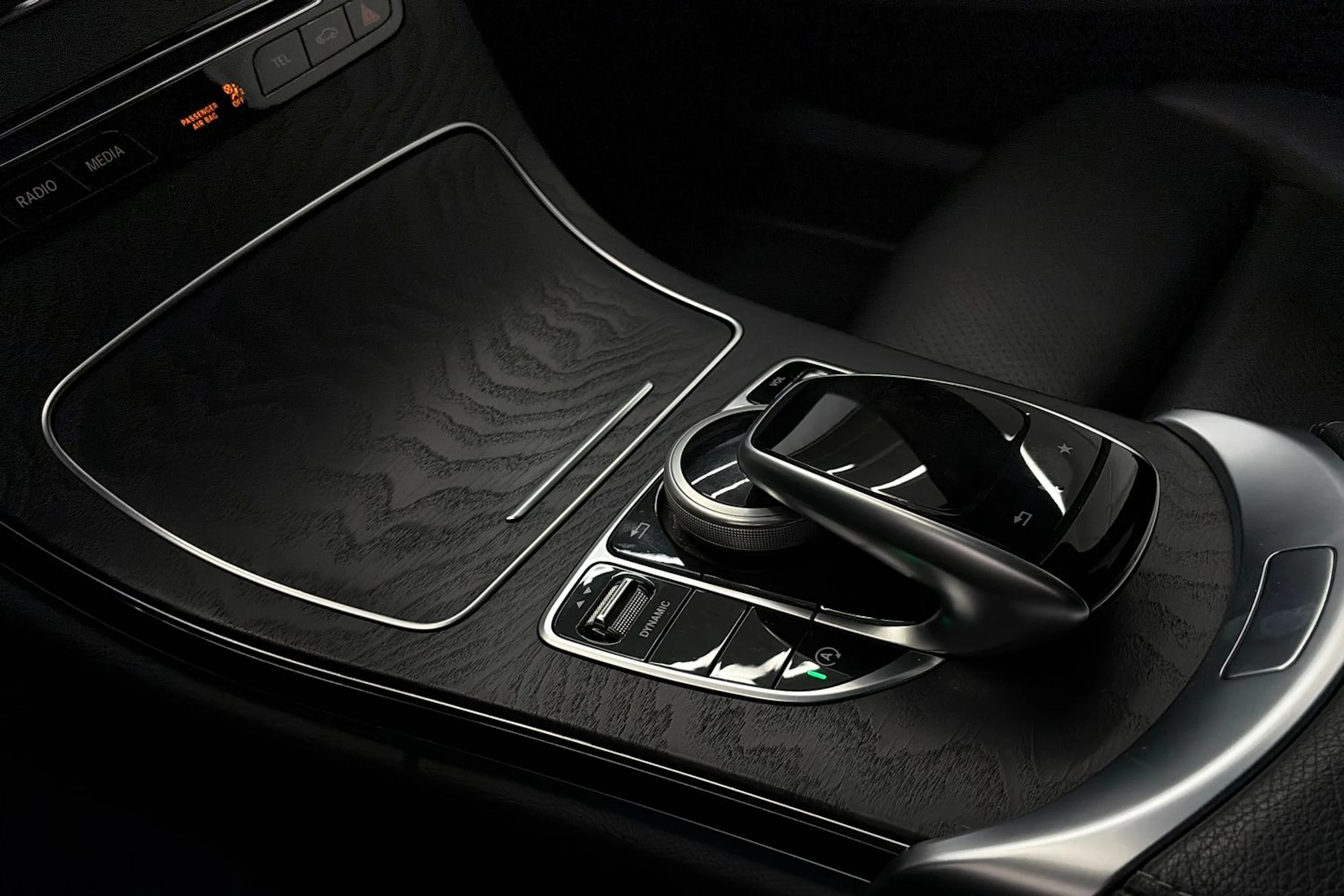 sininen Mercedes-Benz C 2017 kuva 33.