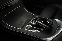 sininen Mercedes-Benz C 2017 kuva 33.