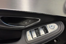 sininen Mercedes-Benz C 2017 kuva 35.