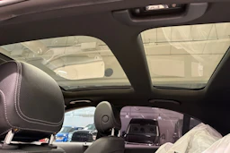 punainen Mercedes-Benz C 2017 kuva 11.