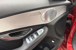 punainen Mercedes-Benz C 2017 kuva 12.