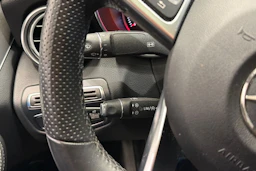 punainen Mercedes-Benz C 2017 kuva 15.