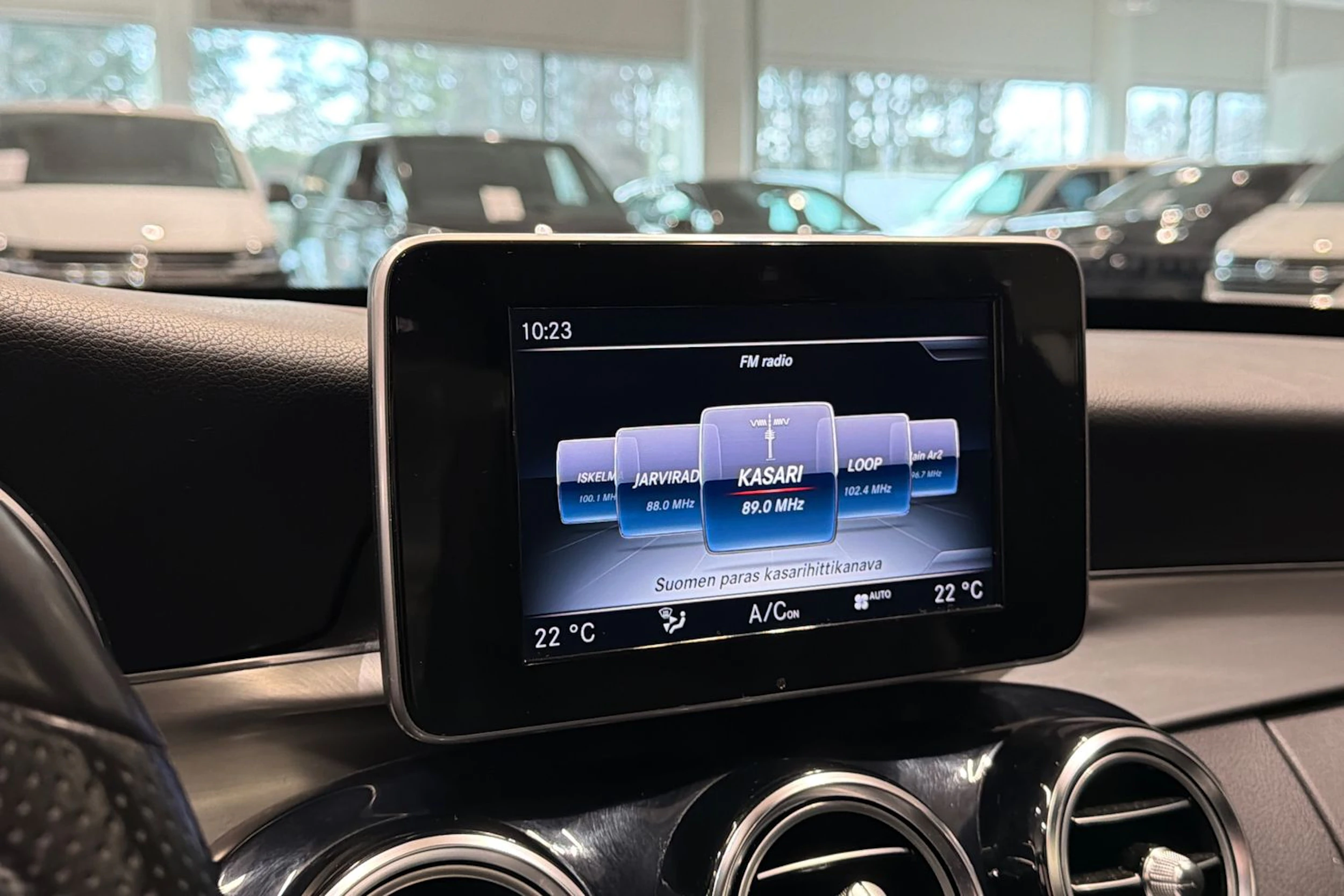 punainen Mercedes-Benz C 2017 kuva 16.