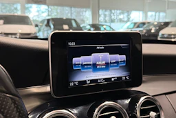 punainen Mercedes-Benz C 2017 kuva 16.