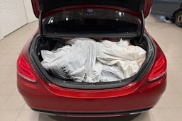 punainen Mercedes-Benz C 2017 kuva 22.