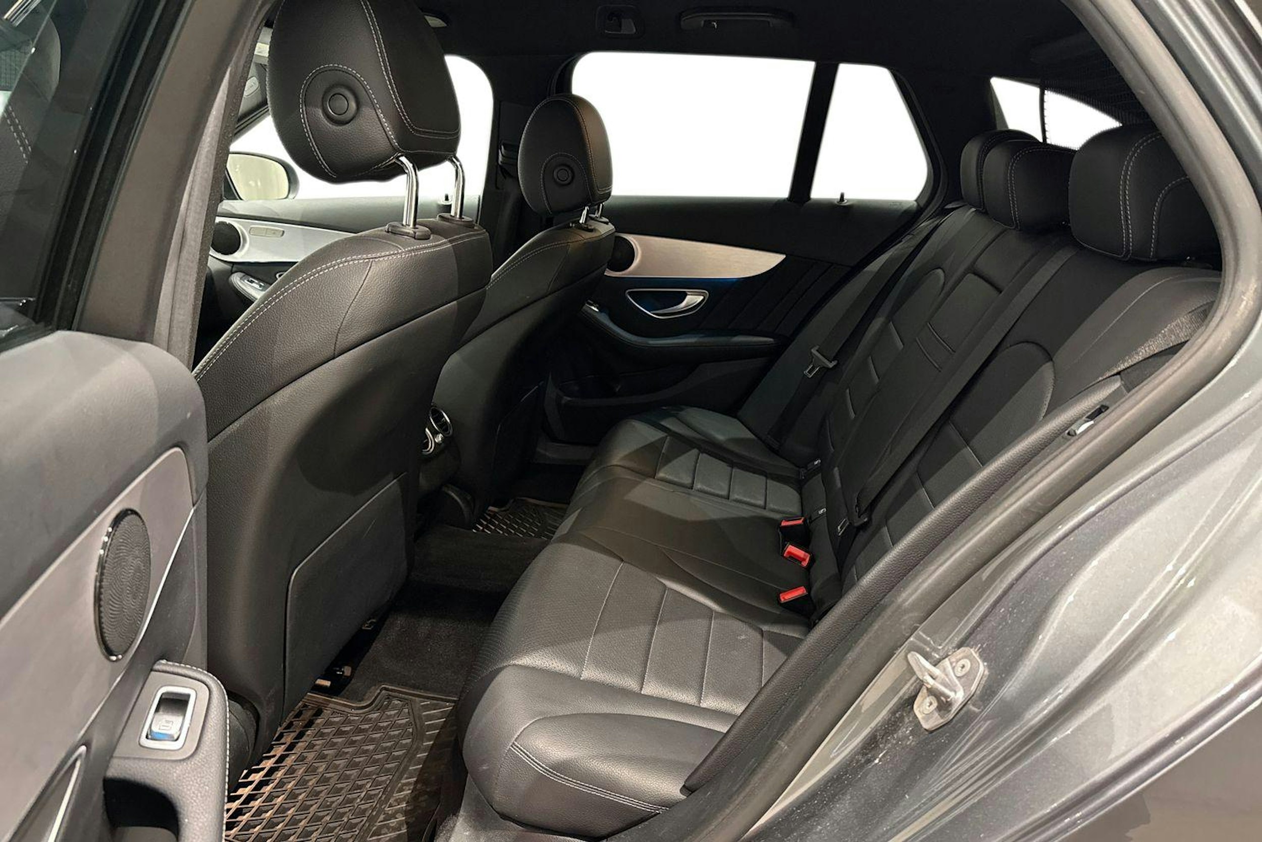 harmaa Mercedes-Benz C 2017 kuva 10.