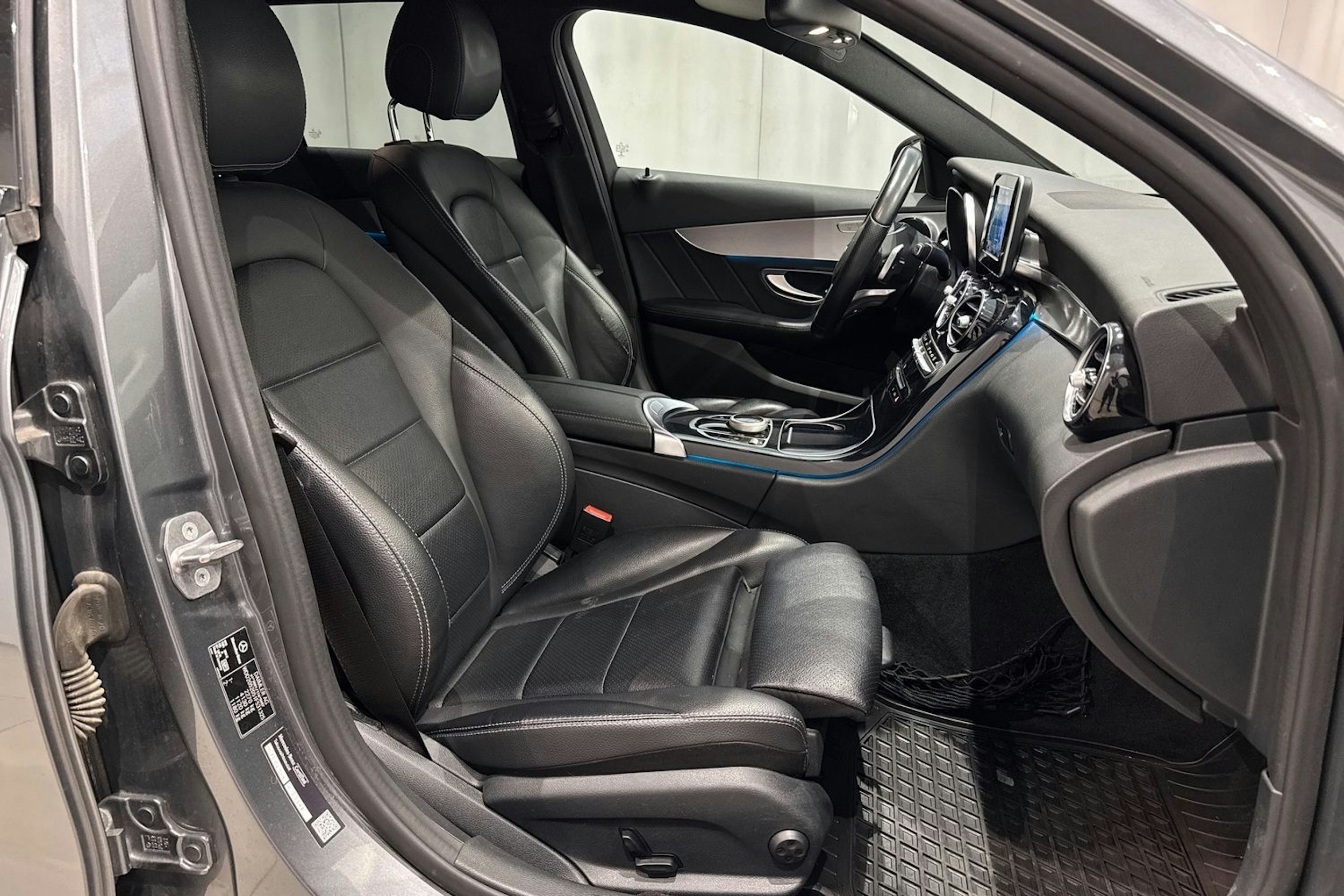 harmaa Mercedes-Benz C 2017 kuva 17.