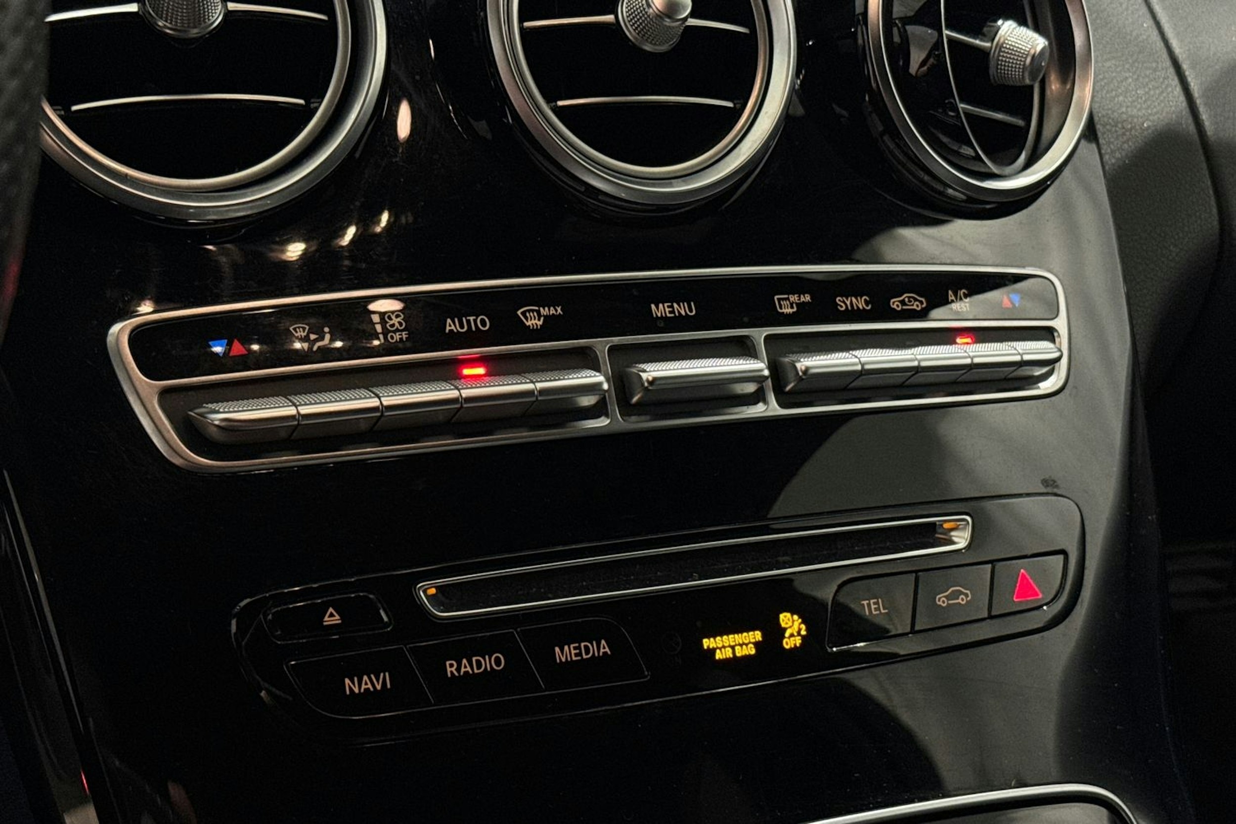 harmaa Mercedes-Benz C 2017 kuva 24.