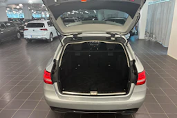 harmaa Mercedes-Benz C 2017 kuva 13.