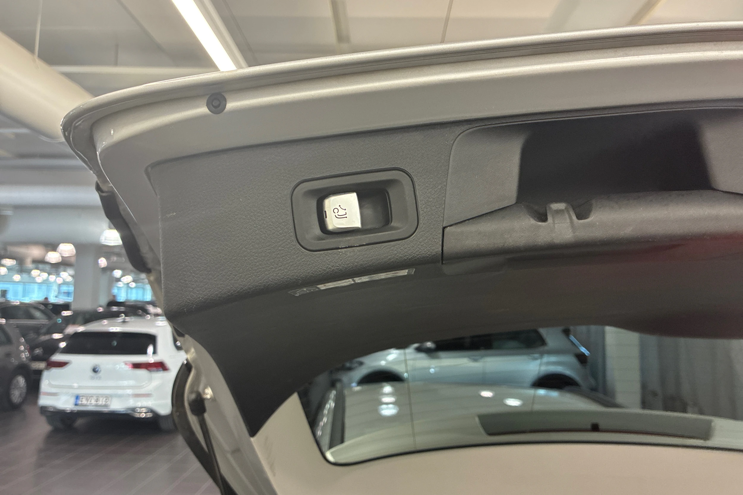 harmaa Mercedes-Benz C 2017 kuva 14.