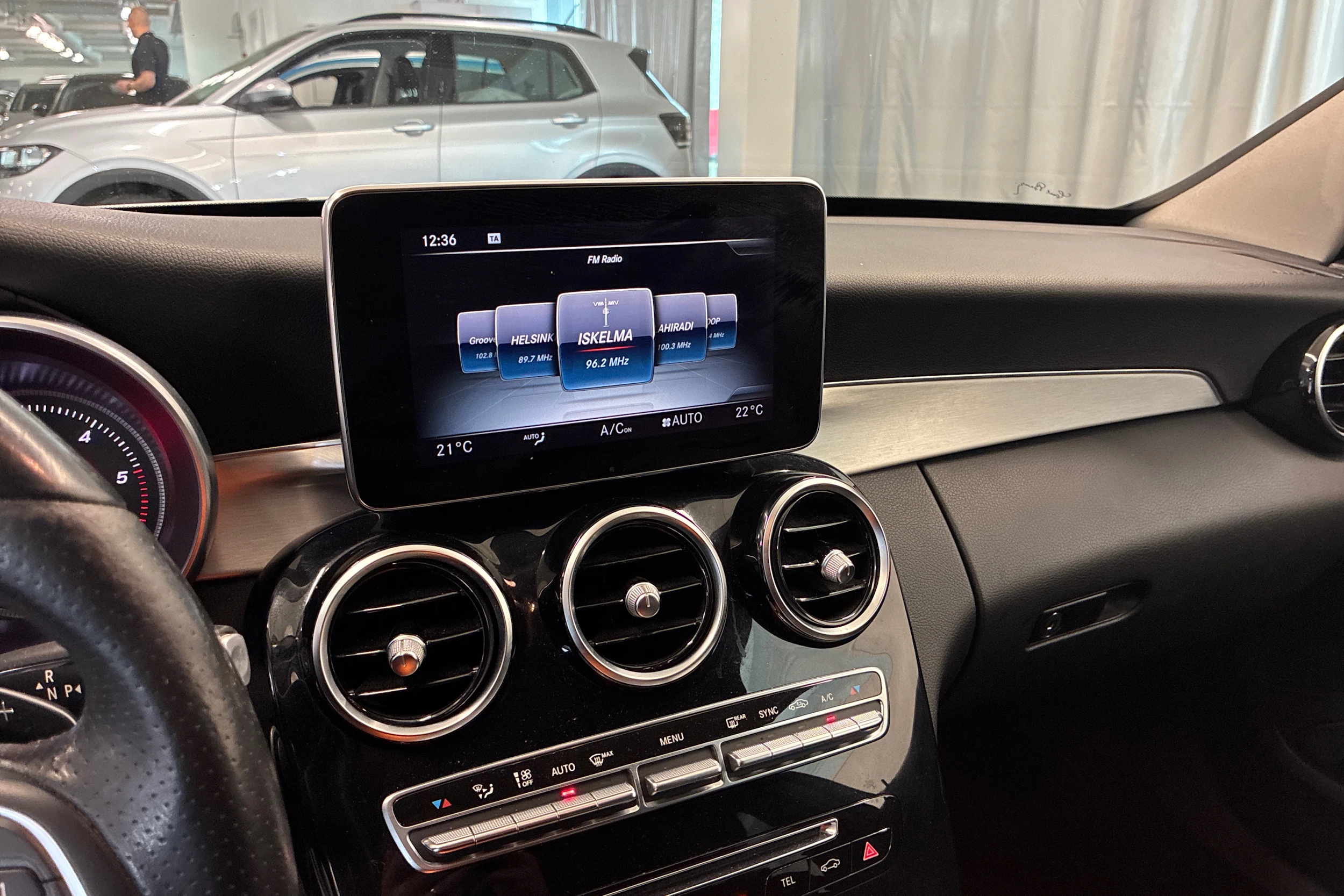 harmaa Mercedes-Benz C 2017 kuva 24.