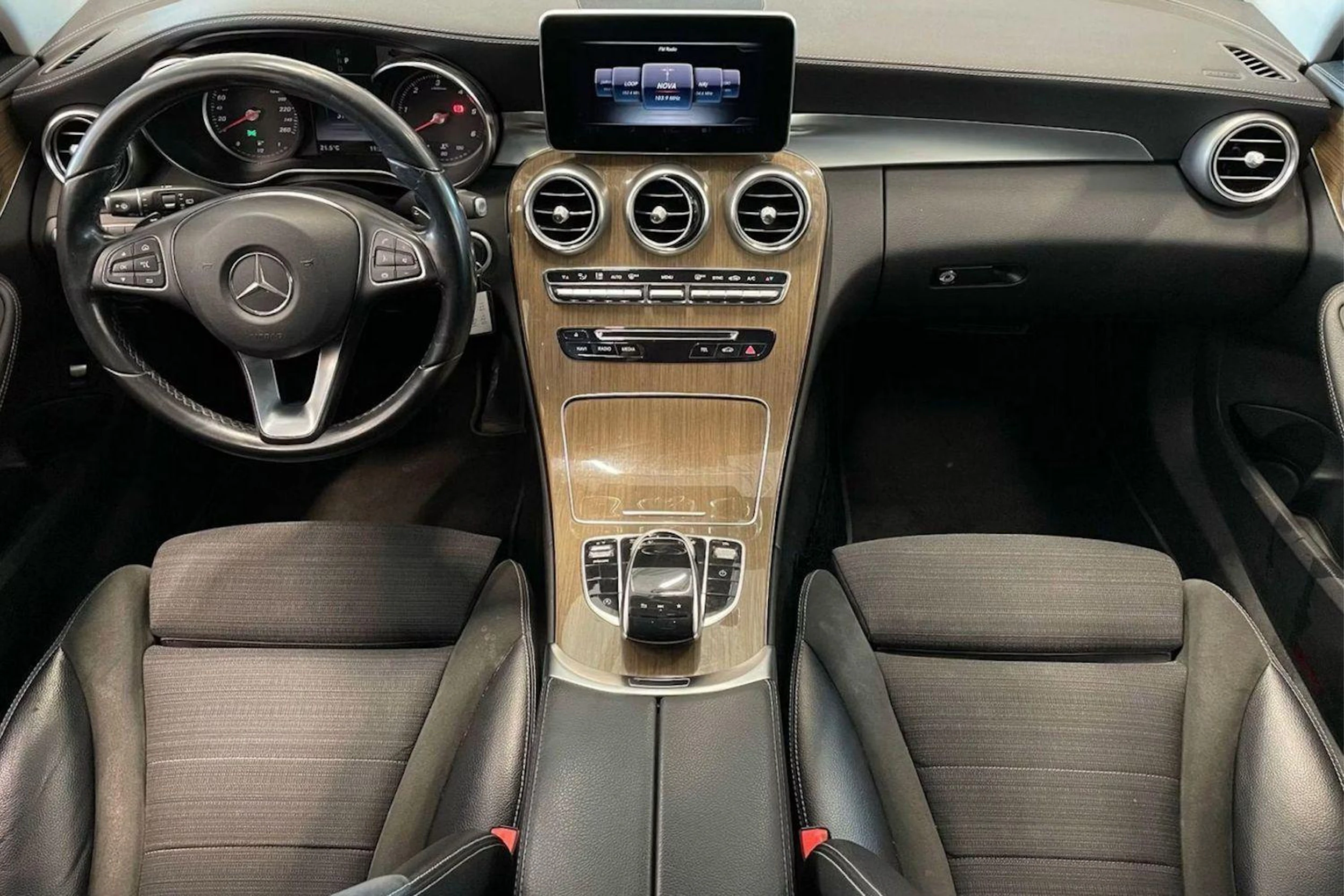 harmaa Mercedes-Benz C 2017 kuva 7.
