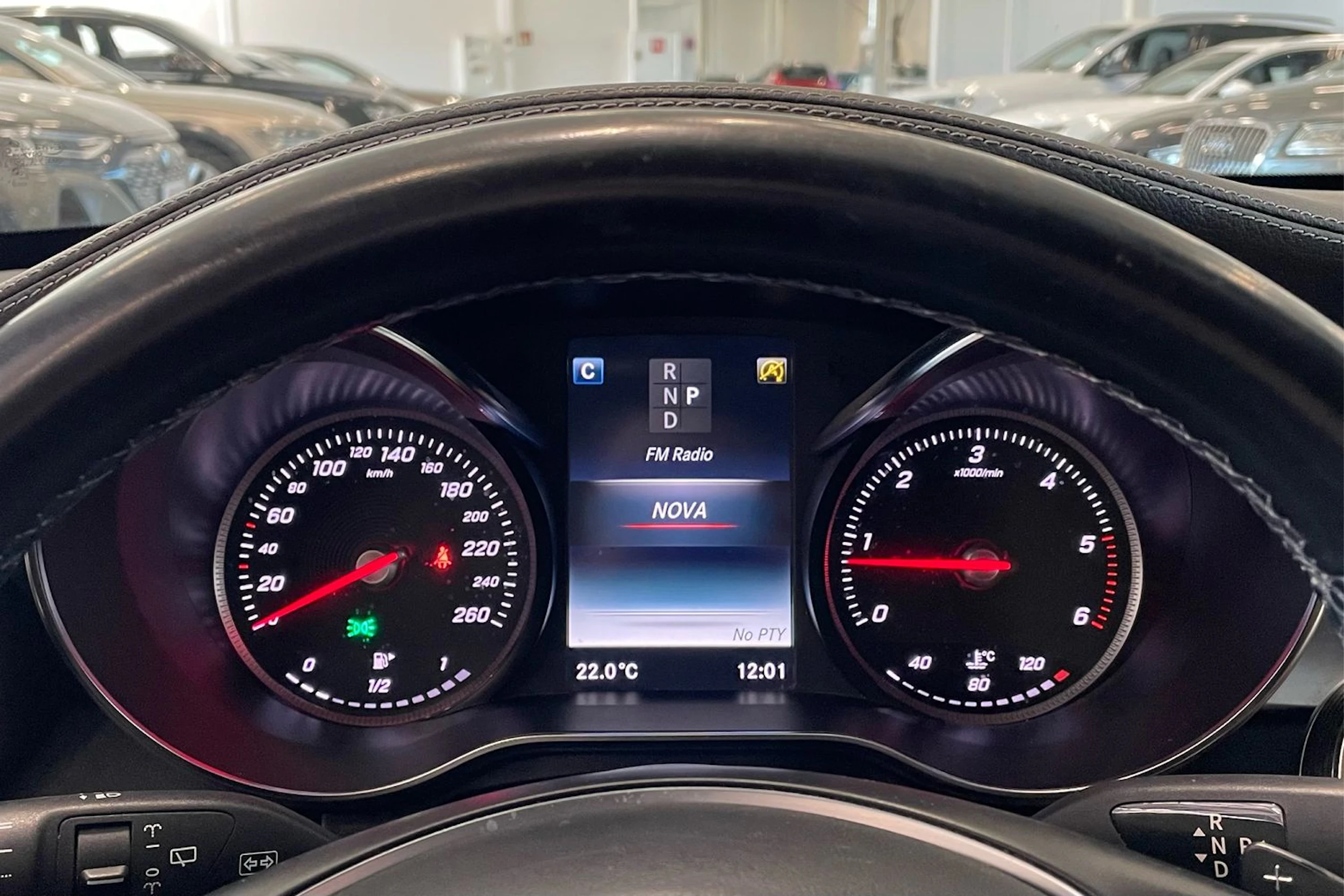 harmaa Mercedes-Benz C 2017 kuva 17.