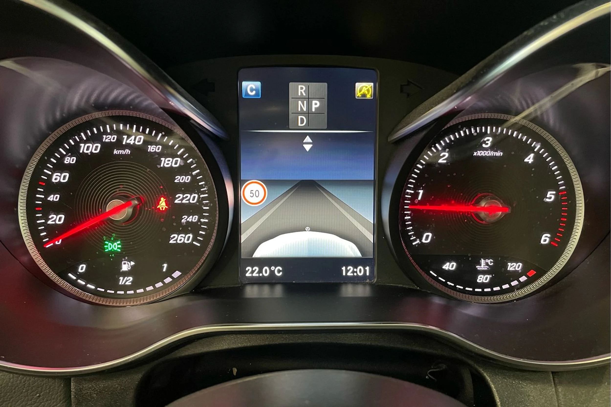 harmaa Mercedes-Benz C 2017 kuva 19.