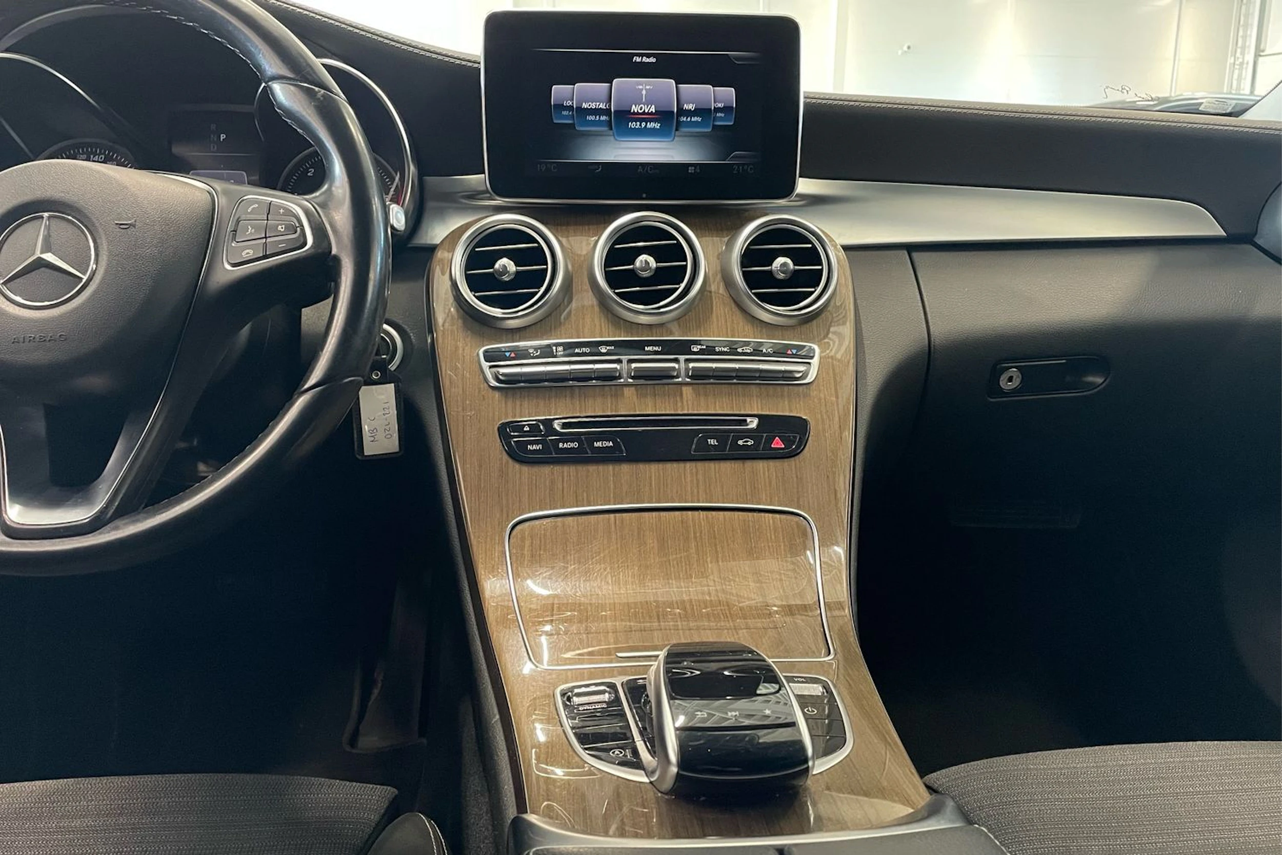 harmaa Mercedes-Benz C 2017 kuva 22.