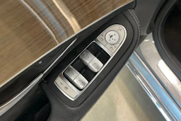 harmaa Mercedes-Benz C 2017 kuva 32.