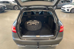 harmaa Mercedes-Benz C 2017 kuva 33.