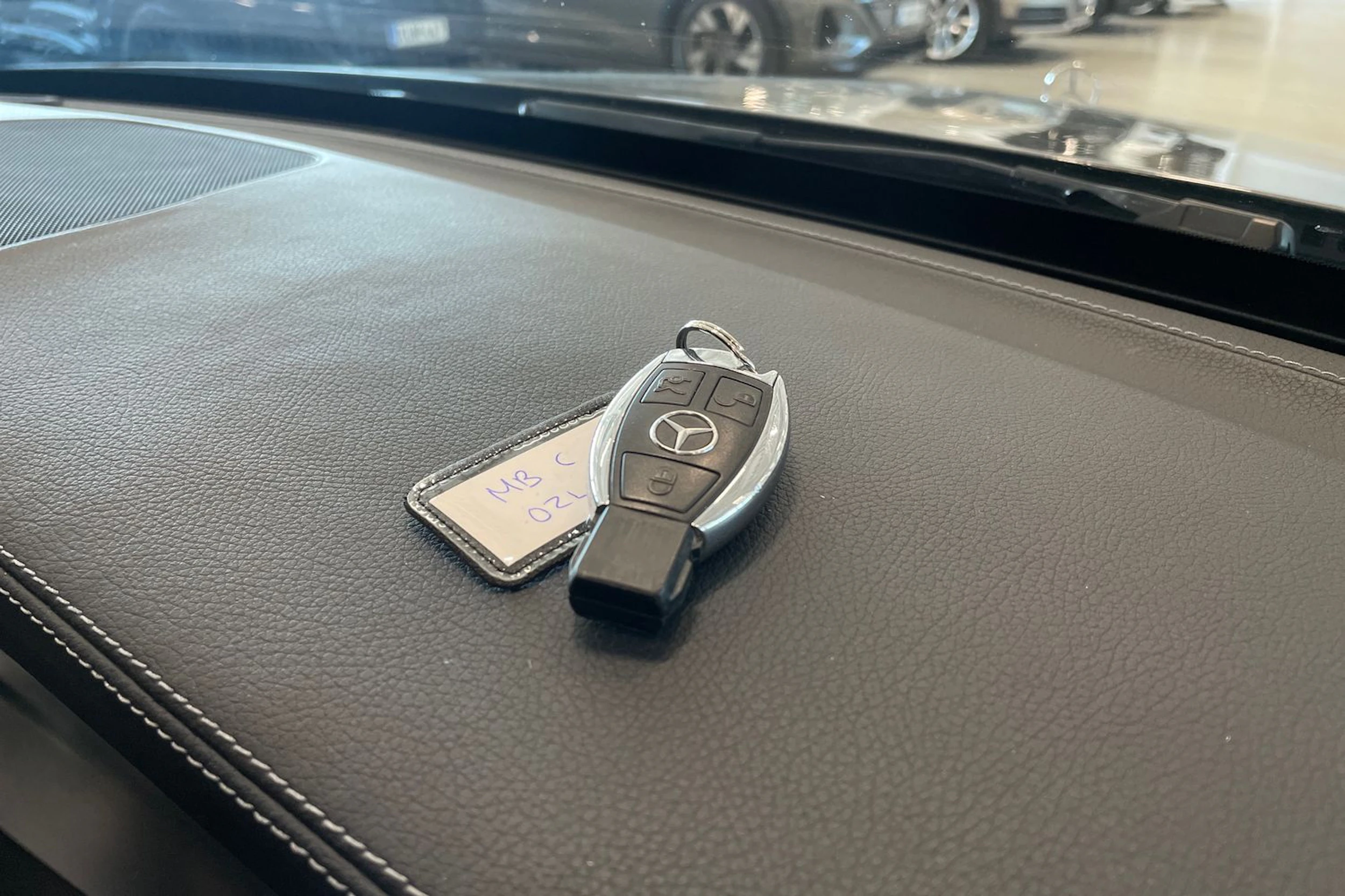 harmaa Mercedes-Benz C 2017 kuva 39.