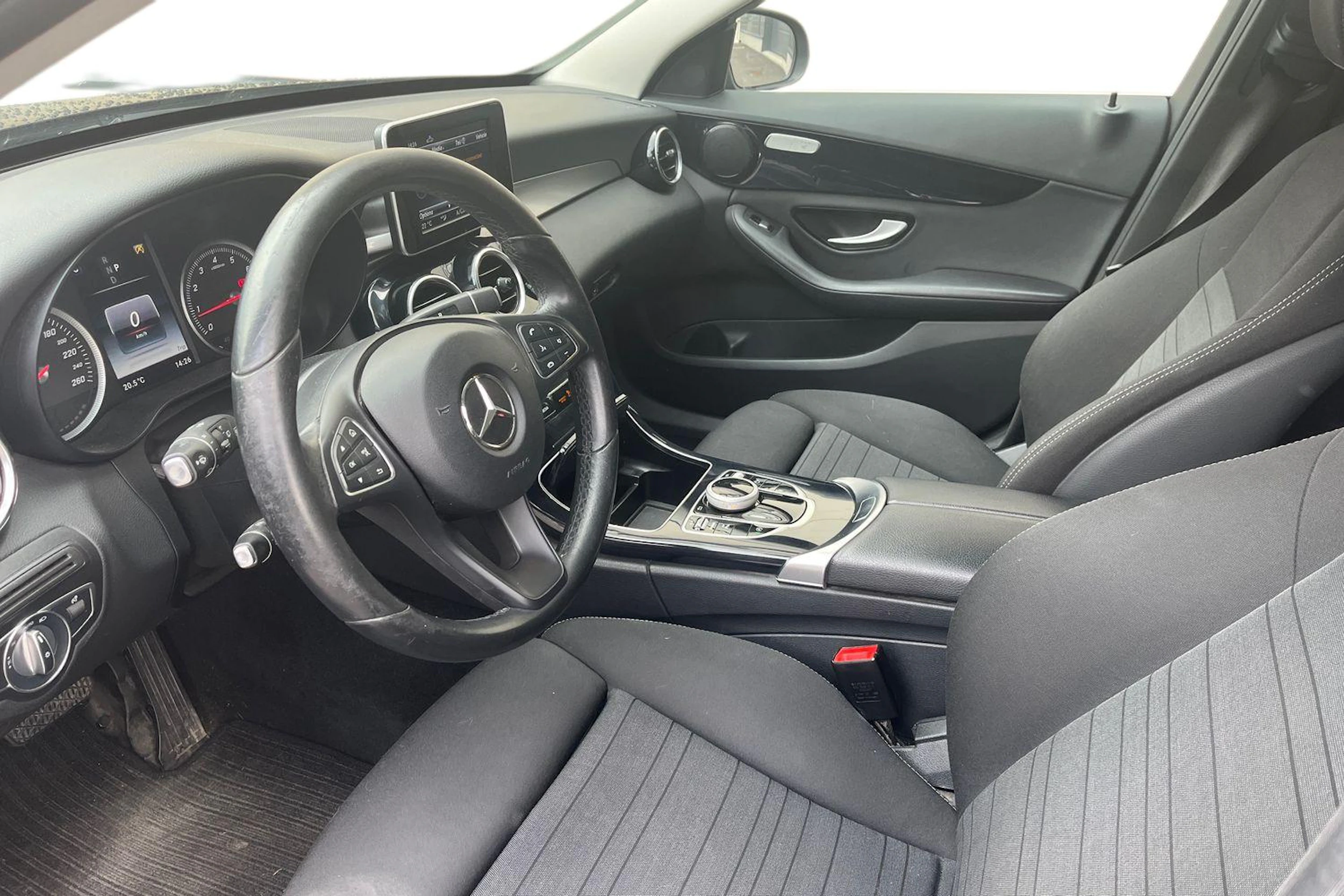 musta Mercedes-Benz C 2017 kuva 3.