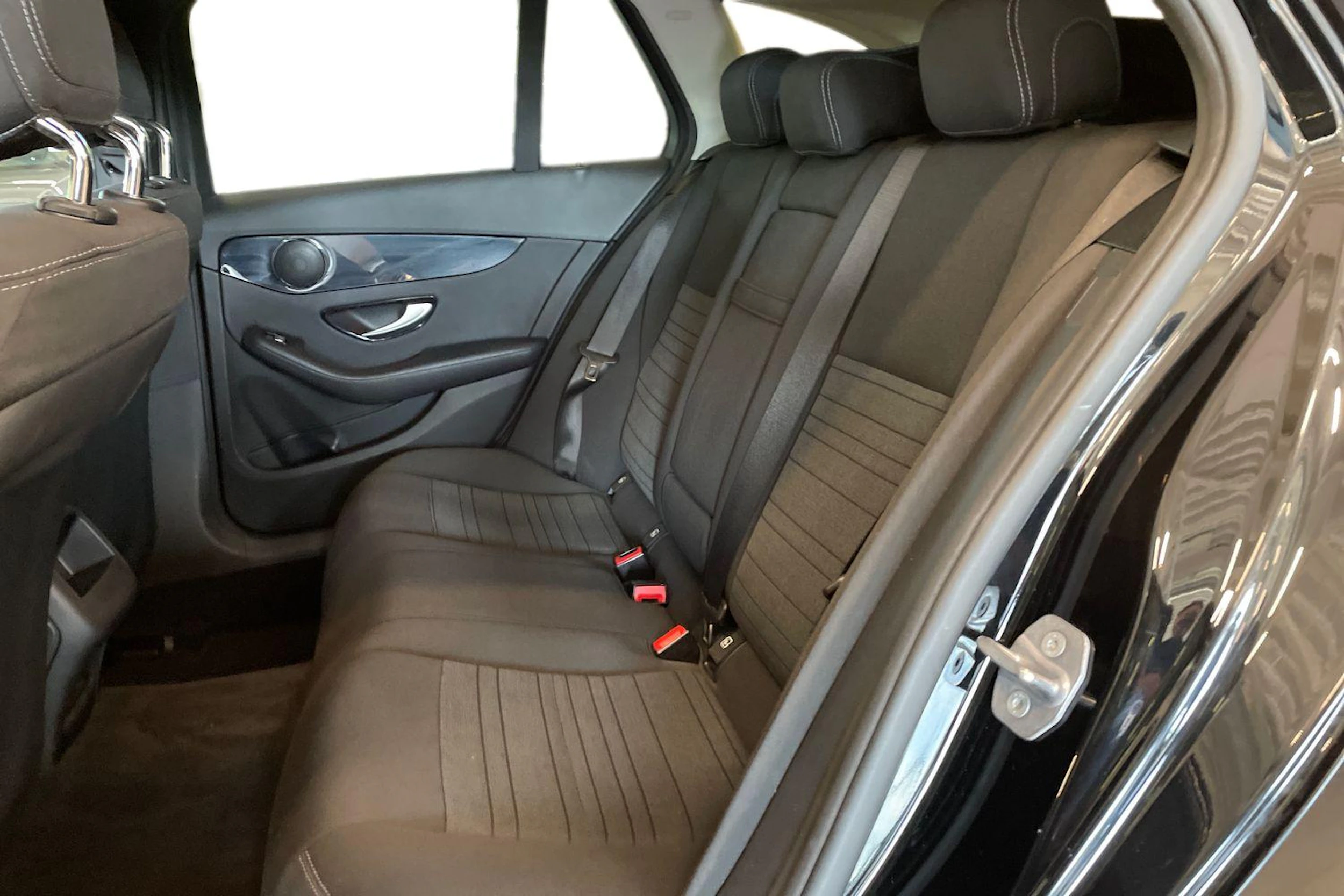 musta Mercedes-Benz C 2017 kuva 8.