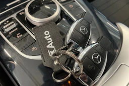 musta Mercedes-Benz C 2017 kuva 26.