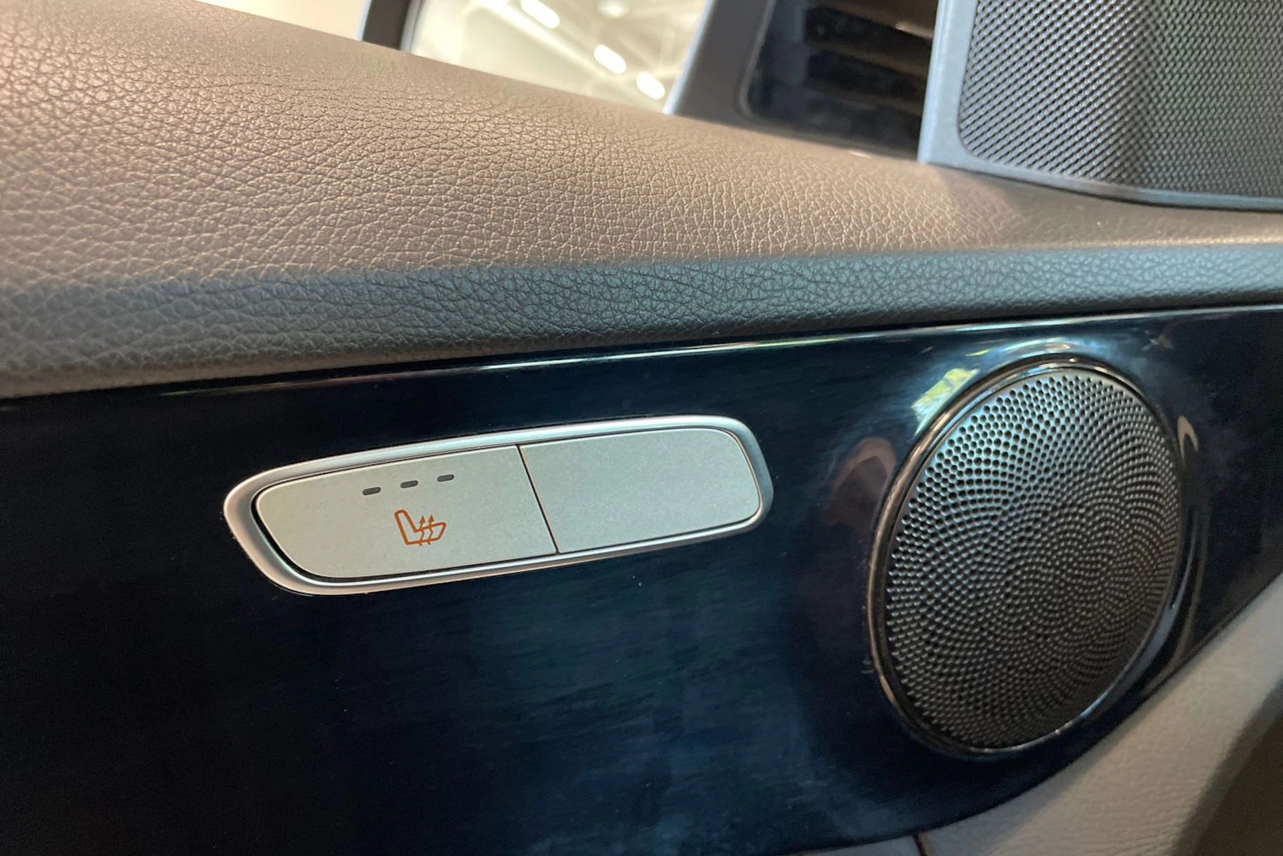 musta Mercedes-Benz C 2017 kuva 27.