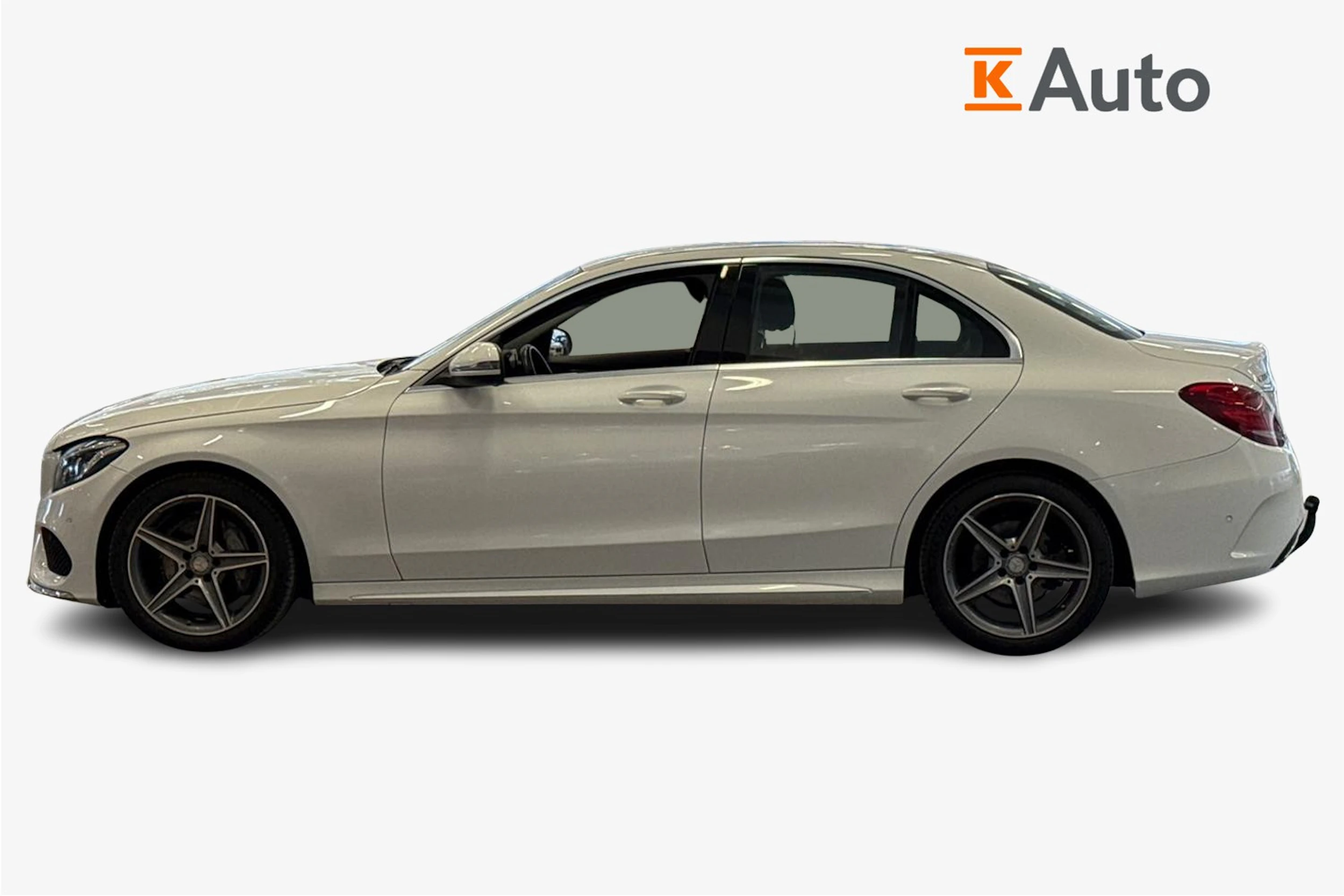 Valkoinen Mercedes-Benz C 2017 kuva 7.