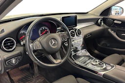 Valkoinen Mercedes-Benz C 2017 kuva 8.