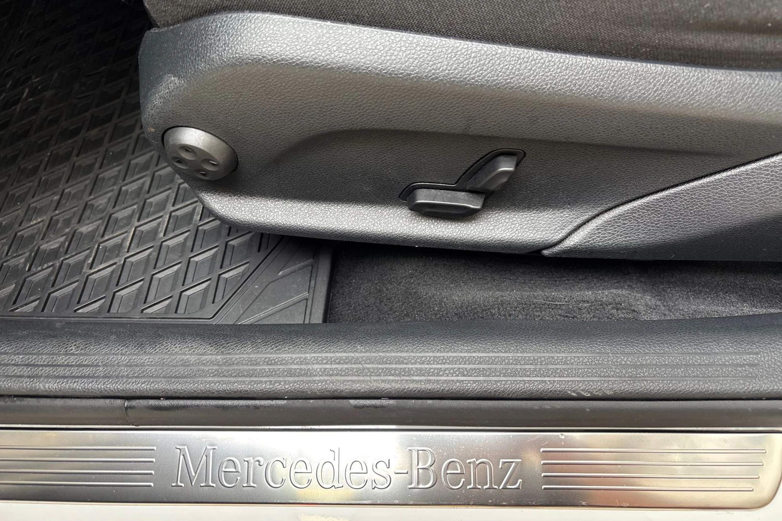 valkoinen Mercedes-Benz C 2017 kuva 13.
