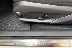 valkoinen Mercedes-Benz C 2017 kuva 13.