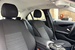 valkoinen Mercedes-Benz C 2017 kuva 24.