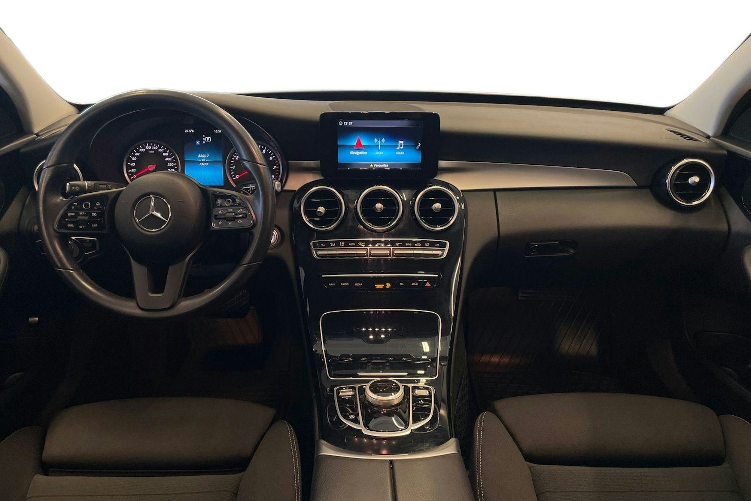 Valkoinen Mercedes-Benz C 2018 kuva 7.