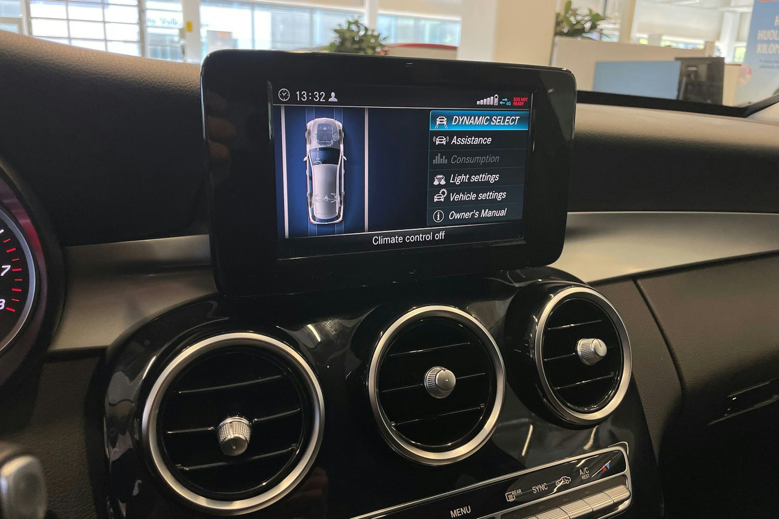 Valkoinen Mercedes-Benz C 2018 kuva 11.