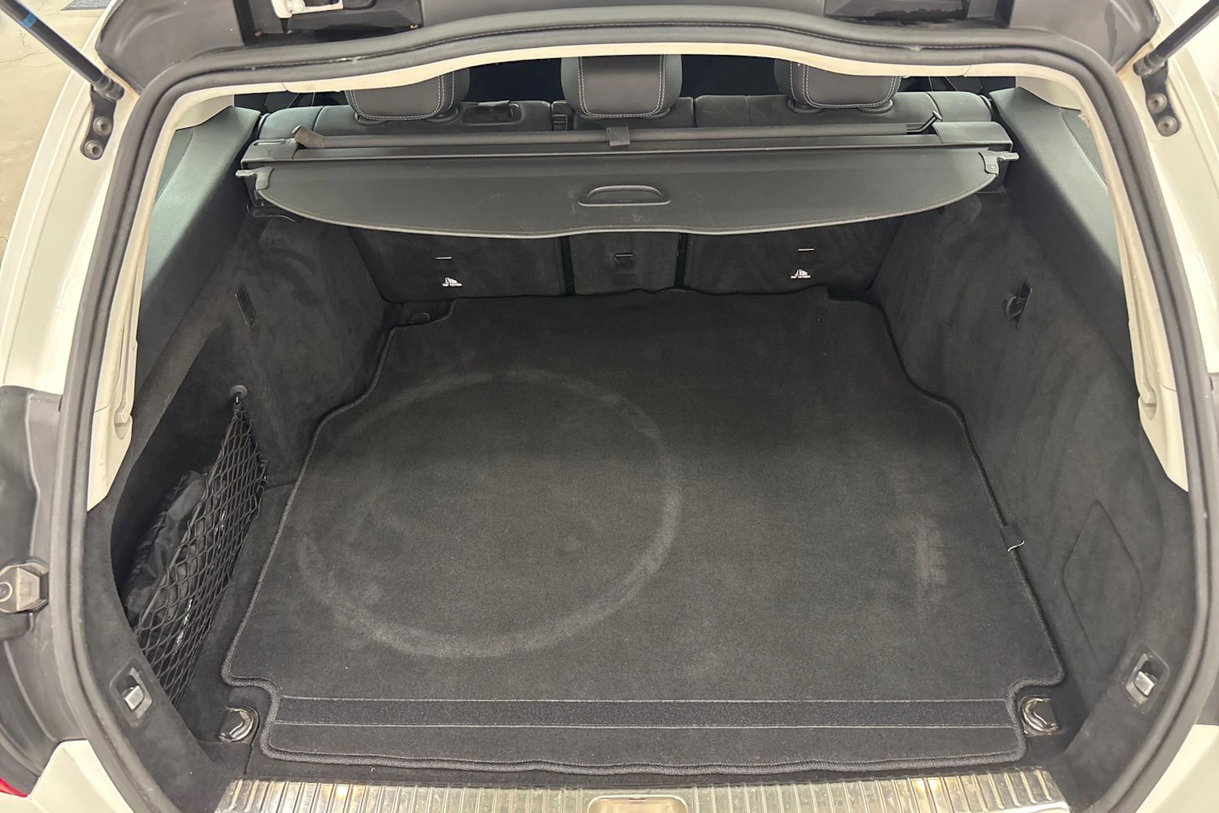 valkoinen Mercedes-Benz C 2018 kuva 13.