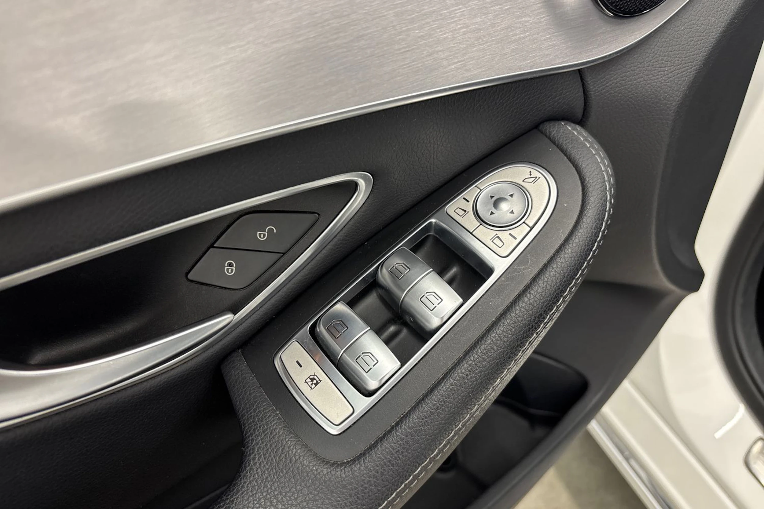 valkoinen Mercedes-Benz C 2018 kuva 14.