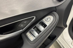valkoinen Mercedes-Benz C 2018 kuva 14.